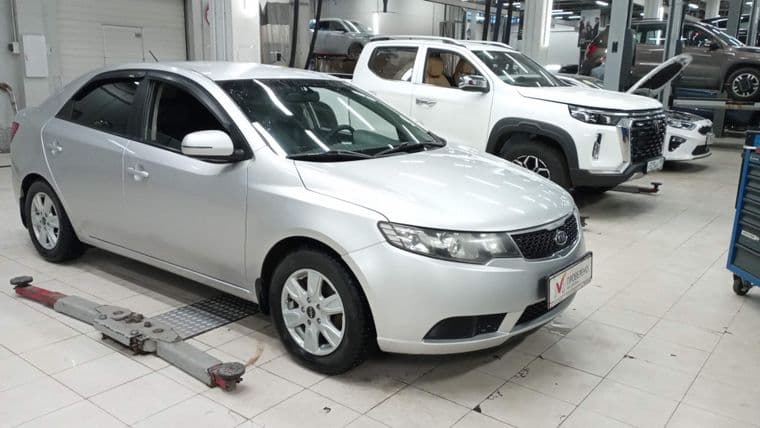 KIA Cerato 2012 года, 228 152 км - вид 2