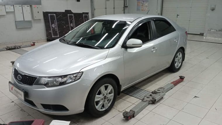 KIA Cerato 2012 года, 228 152 км - вид 1