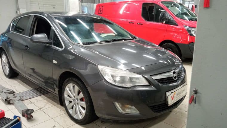 Opel Astra, 2011 - вид 1