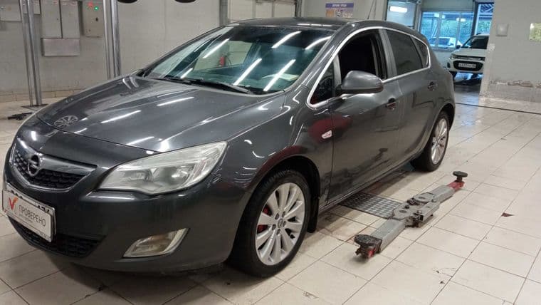 Opel Astra, 2011