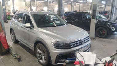 Volkswagen Tiguan 2018 года, 144 683 км - вид 2