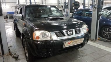 Nissan NP300 2013 года, 250 000 км - вид 2