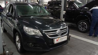 Volkswagen Tiguan 2011 года, 170 415 км - вид 2