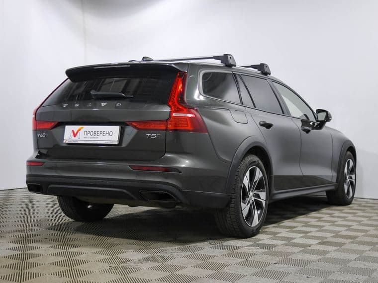 Volvo V60 Cross Country, 2020 - вид 3