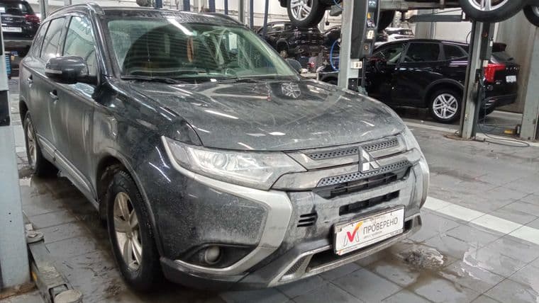 Mitsubishi Outlander 2021 года, 50 836 км - вид 2