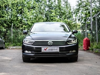 Volkswagen Passat 2019 года, 133 776 км - вид 2