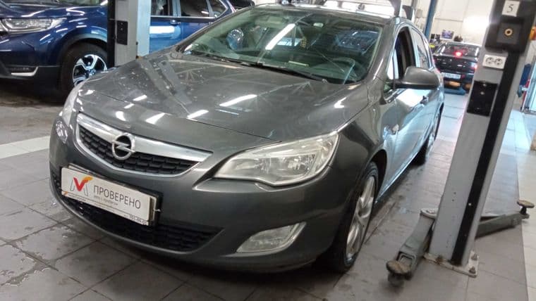 Opel Astra, 2011