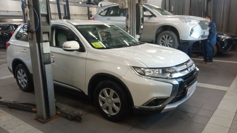 Mitsubishi Outlander 2016 года, 94 492 км - вид 2