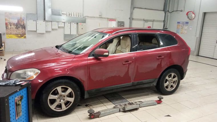 Volvo XC60 2009 года, 270 272 км - вид 1