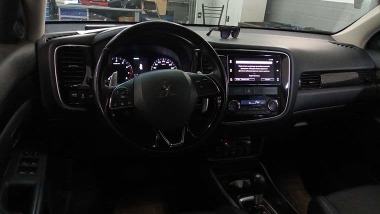 Mitsubishi Outlander, 2018 - вид 4