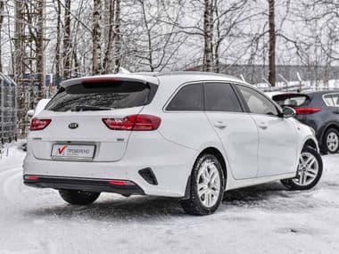 KIA Ceed 2019 года, 128 896 км - вид 2
