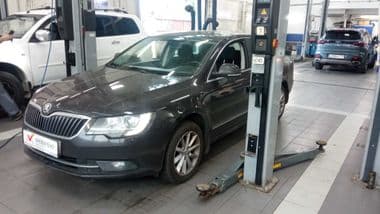 Skoda Superb 2013 года, 170 874 км - вид 1