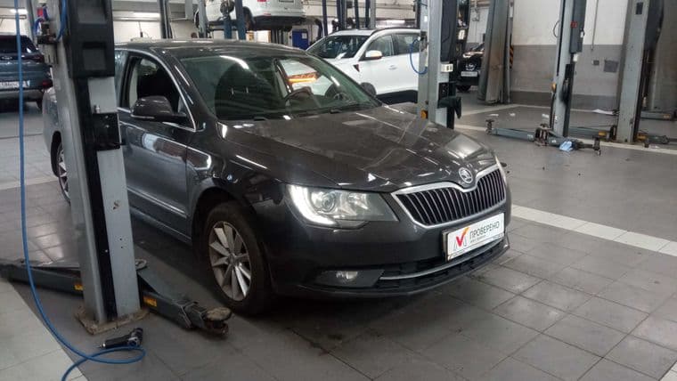 Skoda Superb 2013 года, 170 874 км - вид 2