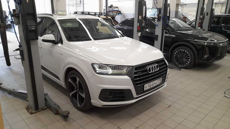 Audi Q7 2016 года, 256 662 км - вид 2
