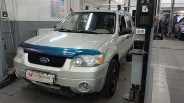 Ford Escape 2004 года, 187 480 км - вид 1
