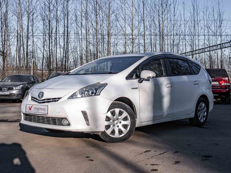 Toyota Prius Alpha 2014 года, 281 569 км - вид 1