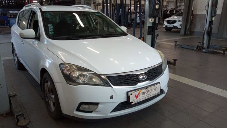 KIA Ceed 2011 года, 186 051 км - вид 2
