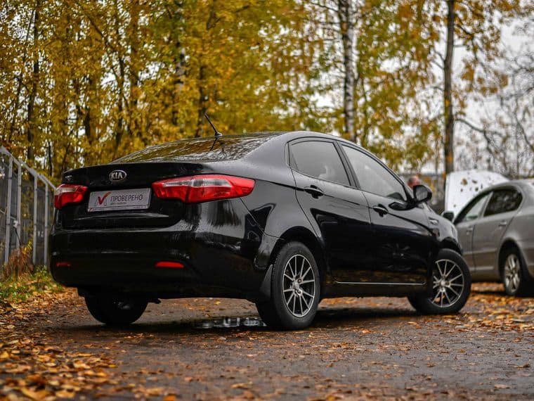 KIA Rio 2013 года, 85 700 км - вид 2