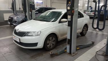 Skoda Rapid 2018 года, 88 000 км - вид 1