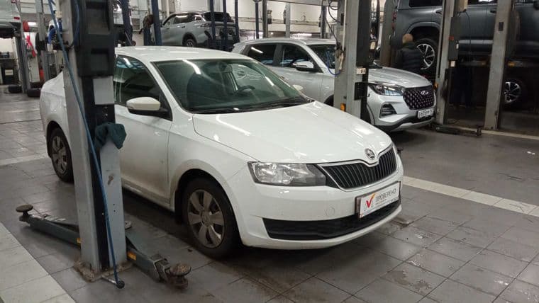 Skoda Rapid 2018 года, 88 000 км - вид 2