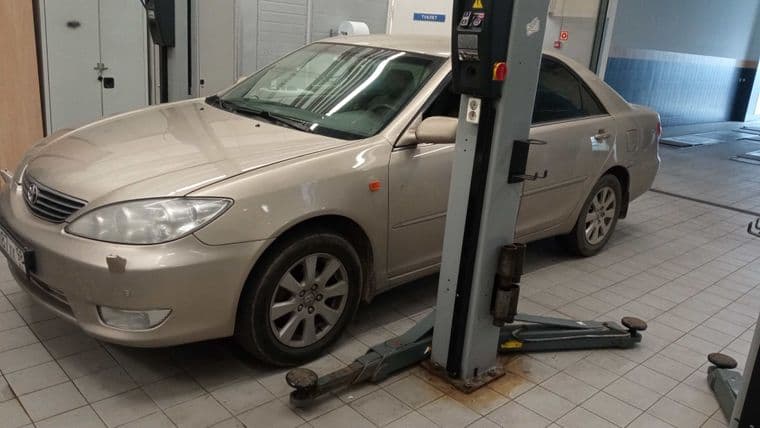 Toyota Camry 2004 года, 333 149 км - вид 1