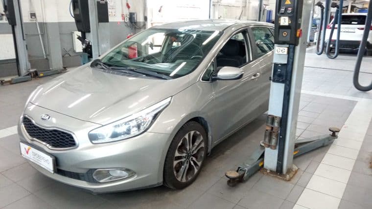 KIA Ceed 2013 года, 150 952 км - вид 1