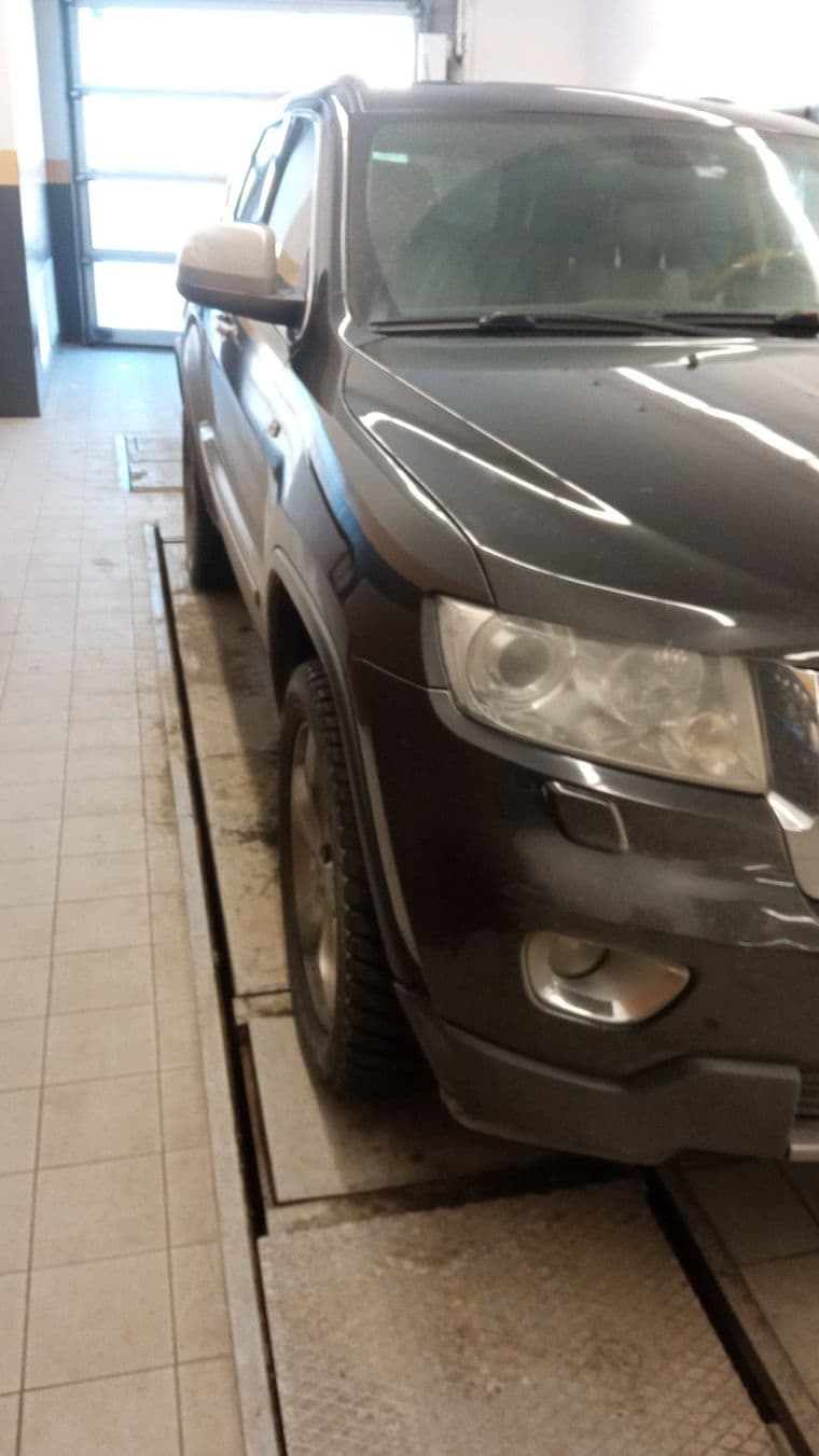 Jeep Grand Cherokee 2012 года, 208 421 км - вид 2