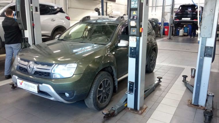 Renault Duster 2016 года, 209 278 км | VIN 73438 - вид 1