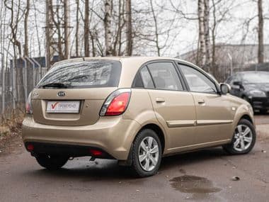 KIA Rio 2011 года, 227 636 км - вид 2