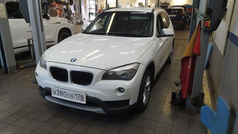 BMW X1 2012 года, 311 000 км - вид 1