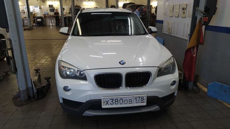 BMW X1 2012 года, 311 000 км - вид 2