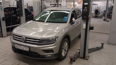 Volkswagen Tiguan 2017 года, 124 379 км - вид 1