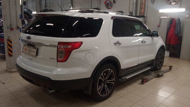 Ford Explorer 2013 года, 193 764 км - вид 2