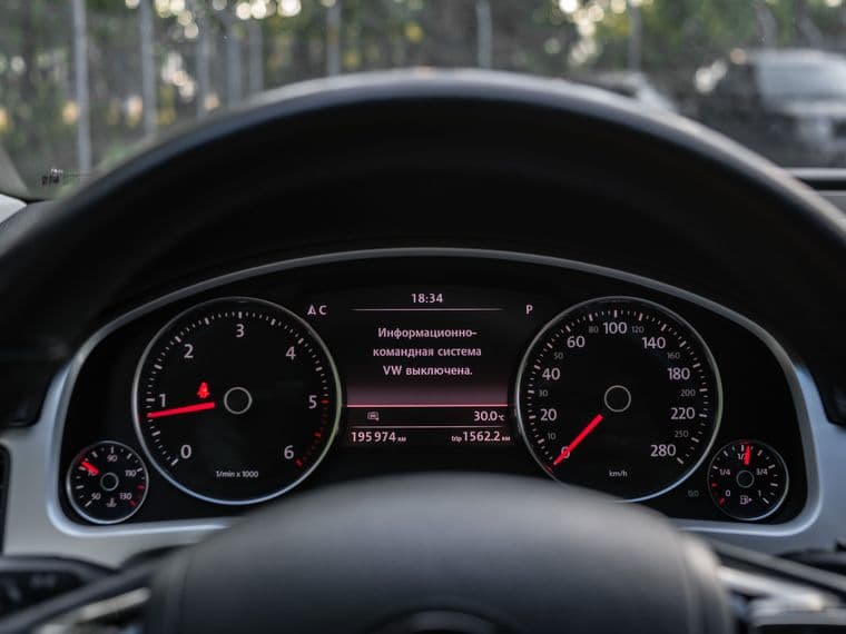 Volkswagen Touareg, 2014 - вид 4