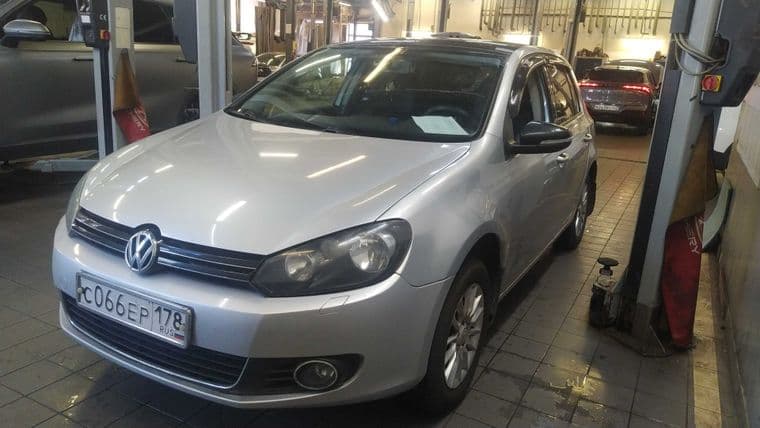Volkswagen Golf 2010 года, 230 202 км - вид 1