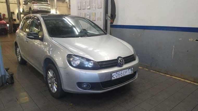 Volkswagen Golf 2010 года, 230 202 км - вид 2