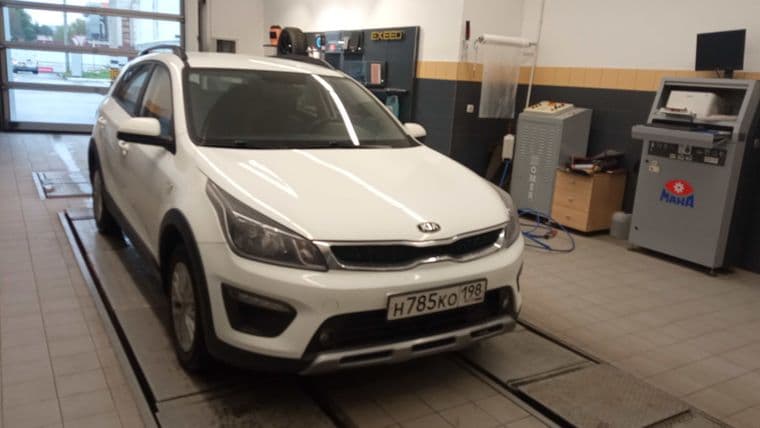 KIA Rio X-Line 2019 года, 83 262 км - вид 2