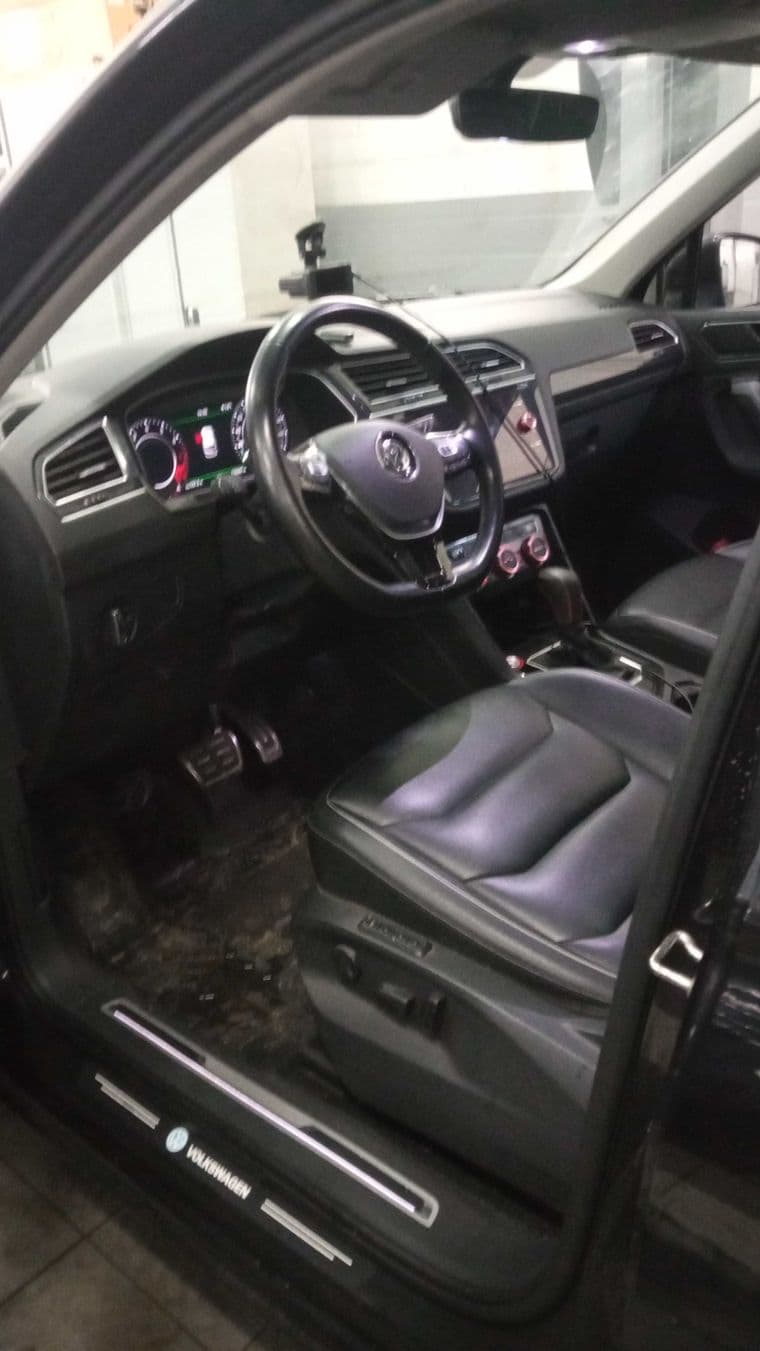 Volkswagen Tiguan, 2018 - вид 4