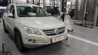 Volkswagen Tiguan 2011 года, 258 351 км - вид 2