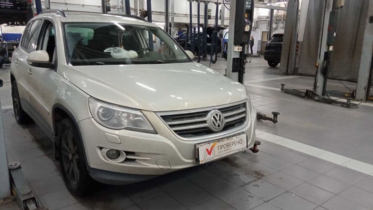 Volkswagen Tiguan, 2011 - вид 1