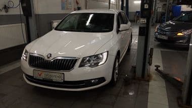 Skoda Superb 2014 года, 216 595 км - вид 1