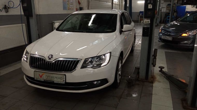 Skoda Superb 2014 года, 216 595 км - вид 1