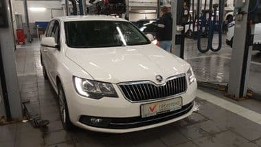 Skoda Superb 2014 года, 216 595 км - вид 2