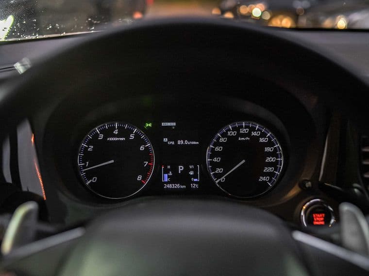 Mitsubishi Outlander, 2018 - вид 4