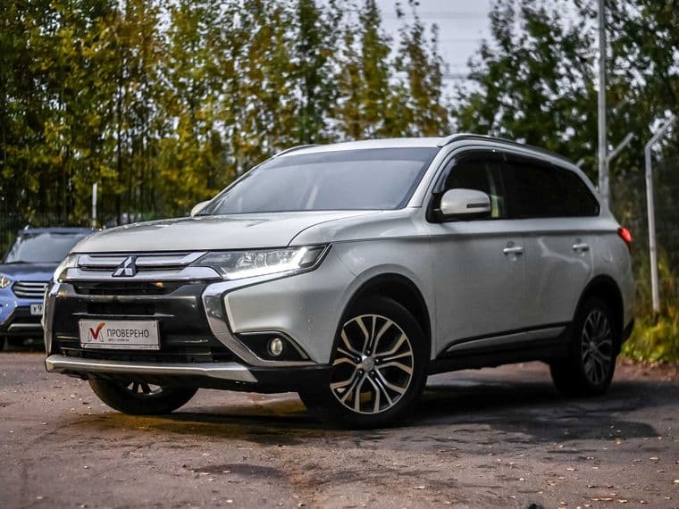 Mitsubishi Outlander 2018 года, 247 564 км - вид 1