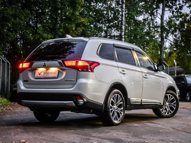 Mitsubishi Outlander, 2018 - вид 1