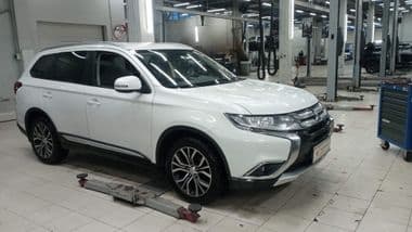 Mitsubishi Outlander 2018 года, 97 766 км - вид 2