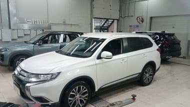 Mitsubishi Outlander 2018 года, 97 766 км - вид 1