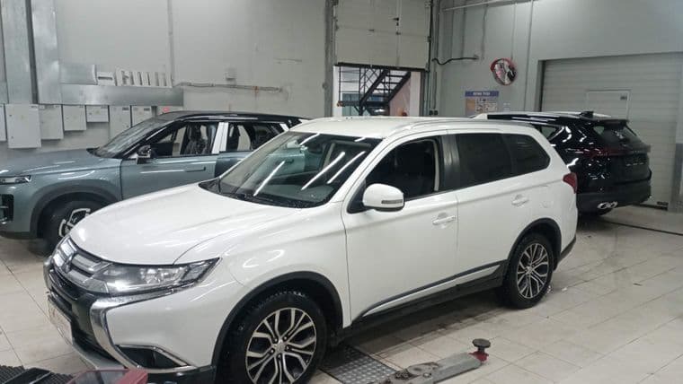 Mitsubishi Outlander, 2018