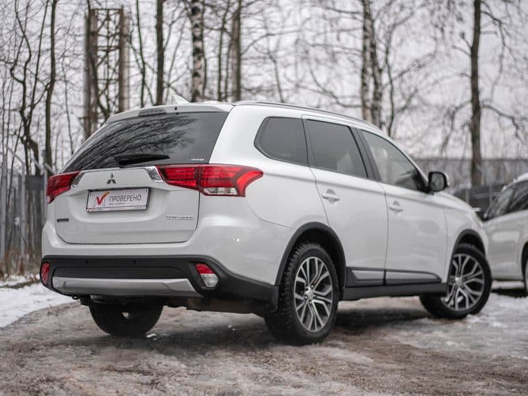 Mitsubishi Outlander, 2018 - вид 1